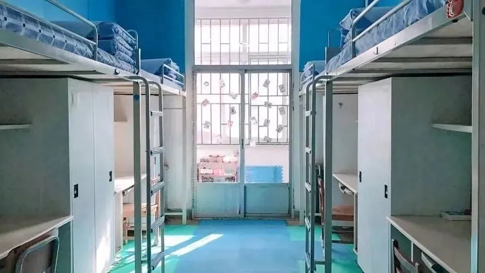 遼東學院宿舍條件怎么樣,有空調和獨立衛(wèi)生間嗎？（附宿舍圖片）