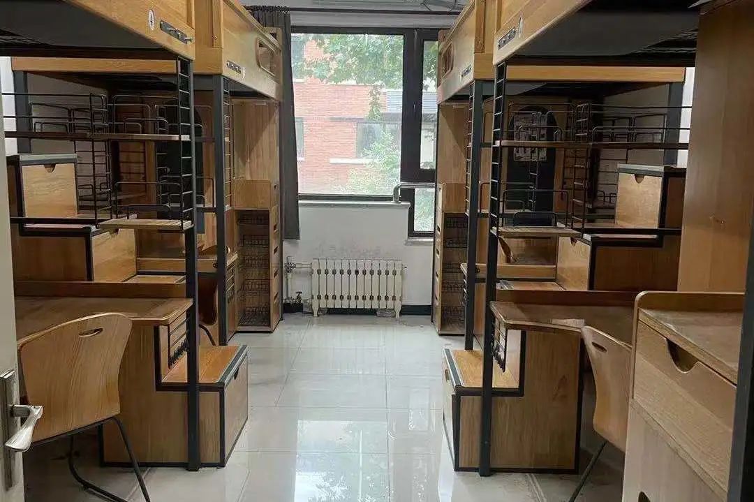 清華大學(xué)宿舍條件怎么樣,有空調(diào)和獨(dú)立衛(wèi)生間嗎？（附宿舍圖片）