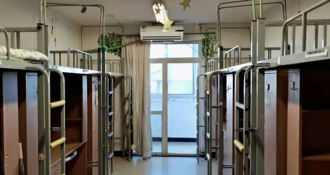 中國農(nóng)業(yè)大學(xué)宿舍條件怎么樣,有空調(diào)和獨(dú)立衛(wèi)生間嗎？（附宿舍圖片）