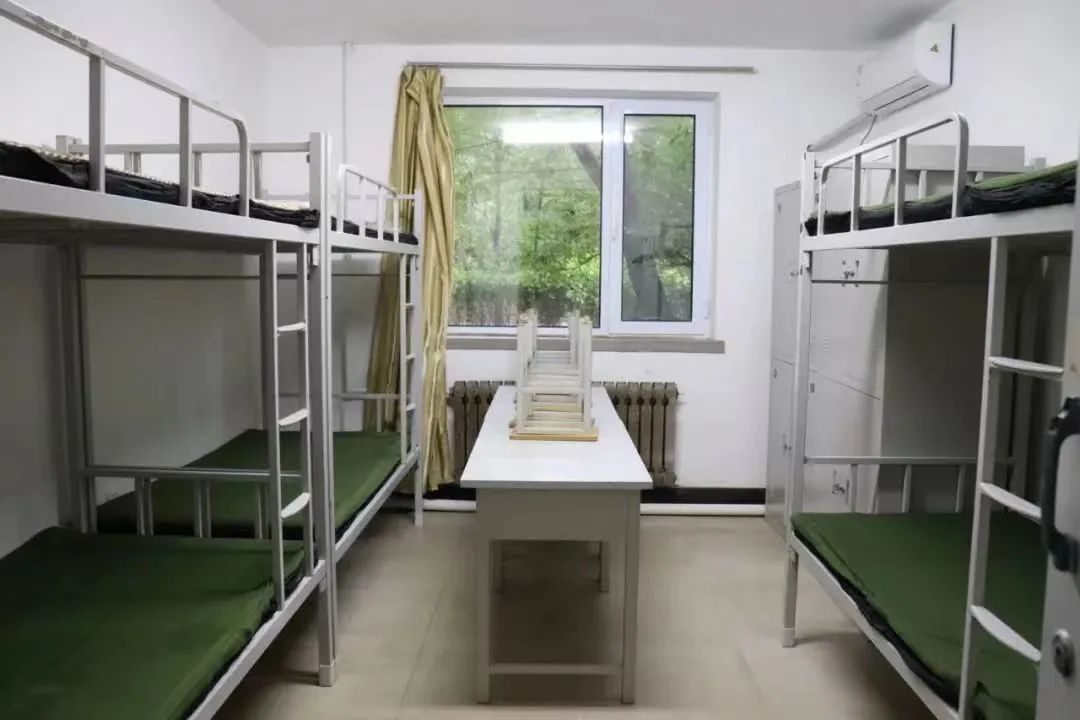 沈陽城市建設學院宿舍條件怎么樣,有空調和獨立衛生間嗎？（附宿舍圖片）