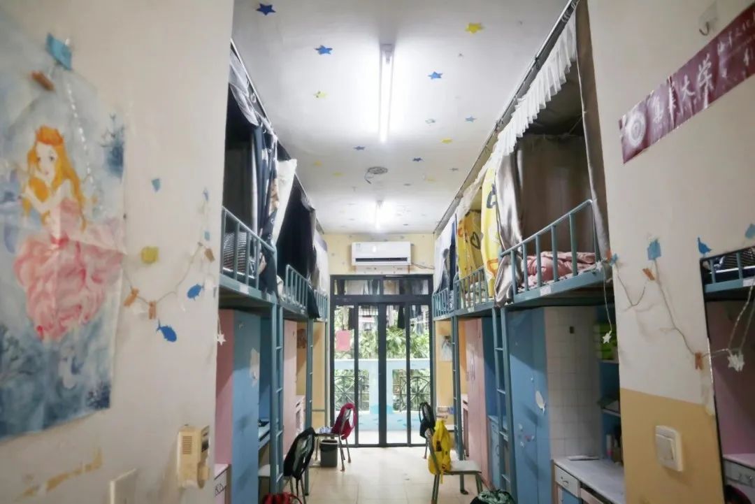 集美大學宿舍條件怎么樣,有空調和獨立衛生間嗎？（附宿舍圖片）