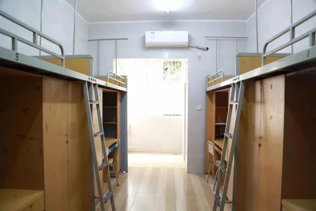 四川工商學院宿舍條件怎么樣,有空調和獨立衛生間嗎？（附宿舍圖片）