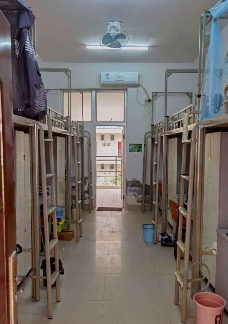 廣西中醫(yī)藥大學宿舍條件怎么樣,有空調和獨立衛(wèi)生間嗎？（附宿舍圖片）