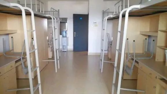 廈門(mén)工學(xué)院宿舍條件怎么樣,有空調(diào)和獨(dú)立衛(wèi)生間嗎？（附宿舍圖片）