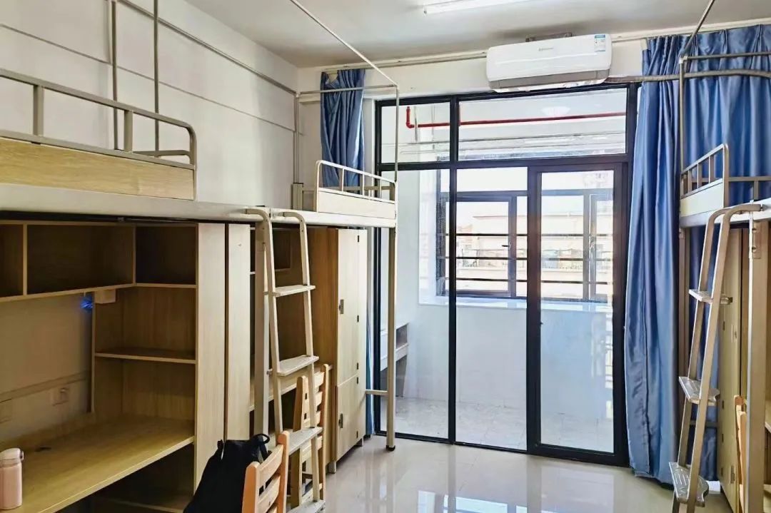 龍巖學(xué)院宿舍條件怎么樣,有空調(diào)和獨立衛(wèi)生間嗎？（附宿舍圖片）