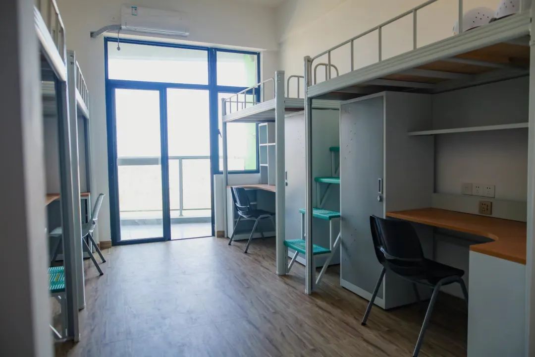 汕頭大學(xué)宿舍條件怎么樣,有空調(diào)和獨(dú)立衛(wèi)生間嗎？（附宿舍圖片）