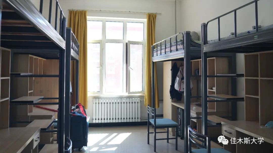 佳木斯大學宿舍條件怎么樣,有空調和獨立衛生間嗎？（附宿舍圖片）