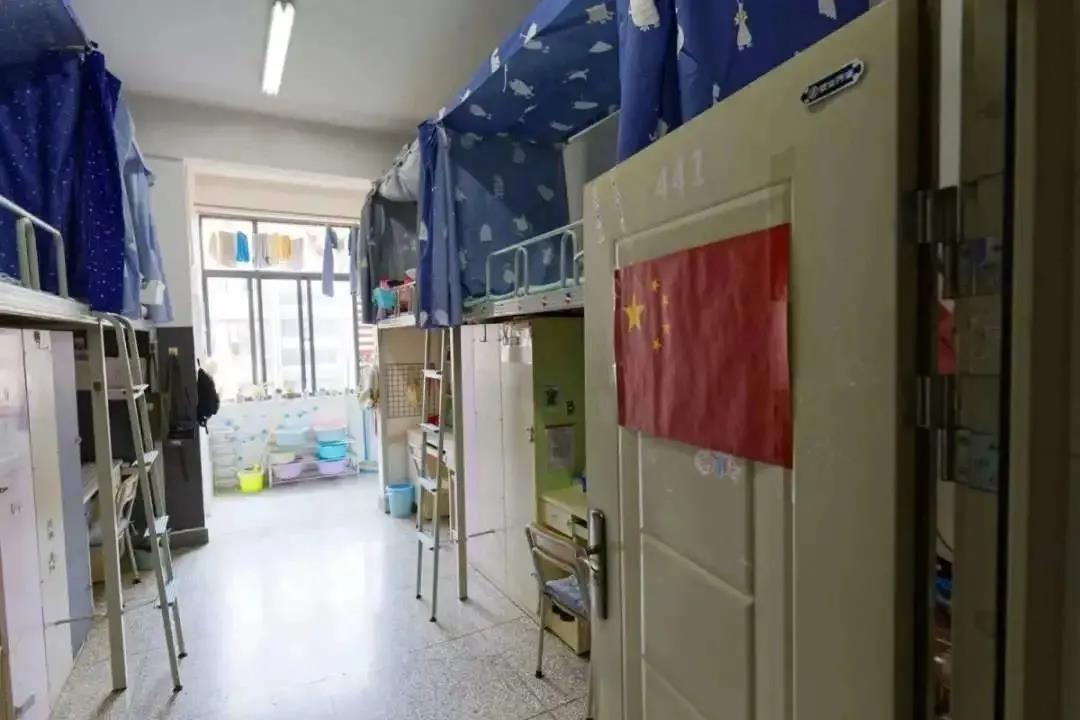 云南師范大學宿舍條件怎么樣,有空調和獨立衛生間嗎？（附宿舍圖片）