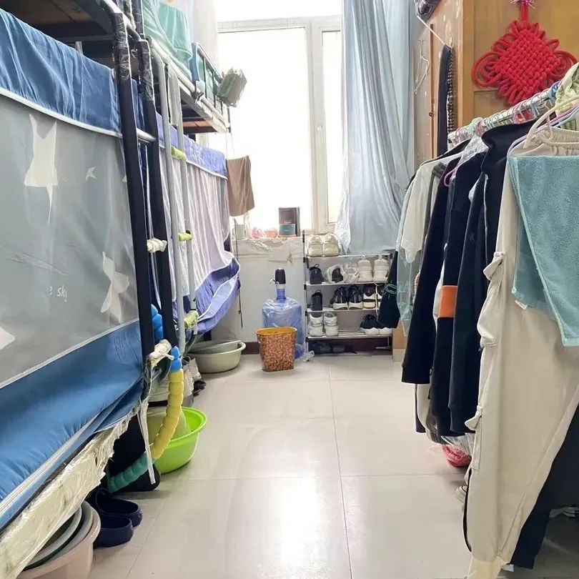 沈陽農(nóng)業(yè)大學(xué)宿舍條件怎么樣,有空調(diào)和獨立衛(wèi)生間嗎？（附宿舍圖片）