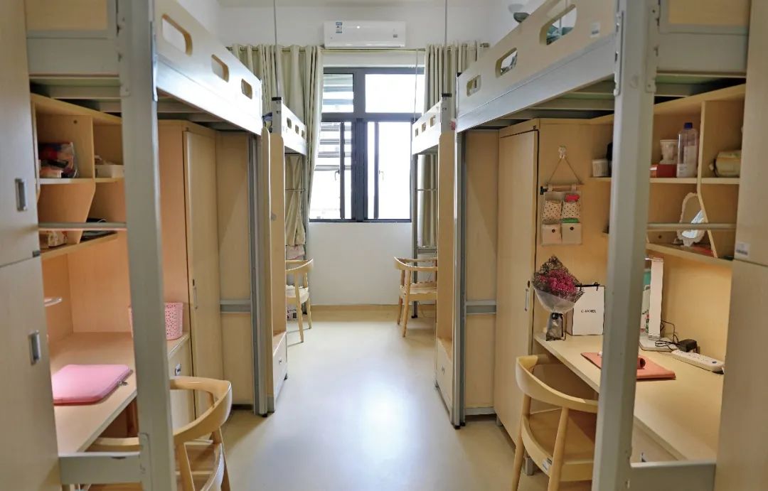 香港中文大學（深圳）宿舍條件怎么樣,有空調和獨立衛生間嗎？（附宿舍圖片）