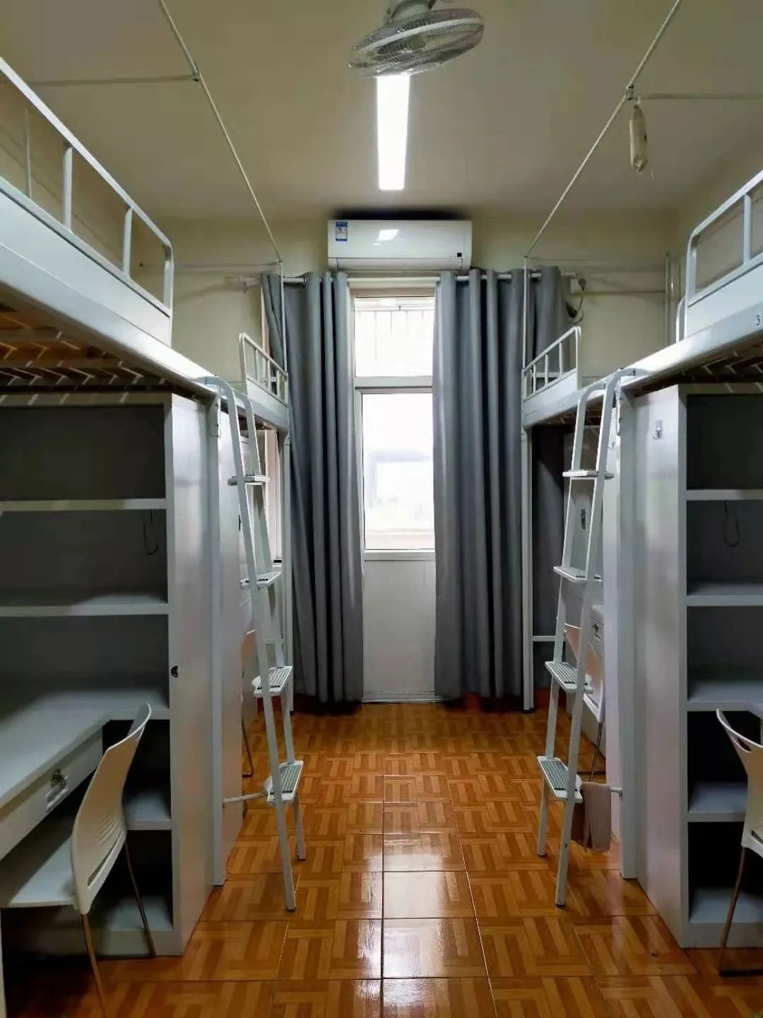 上海大學宿舍條件怎么樣,有空調和獨立衛(wèi)生間嗎？（附宿舍圖片）